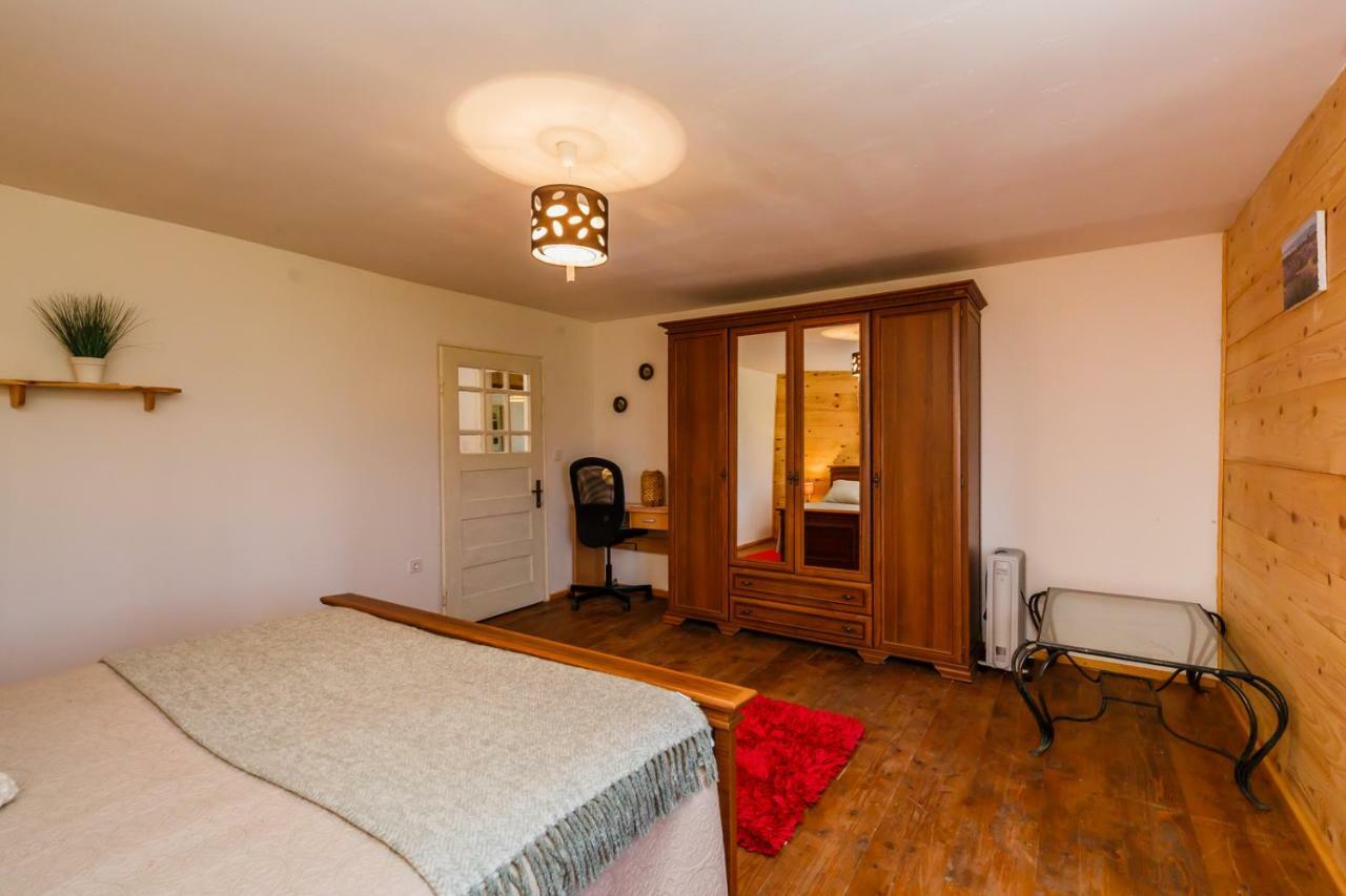 Beautiful Cottage With Heated Pool For 22 Ppl Plaski Bagian luar foto