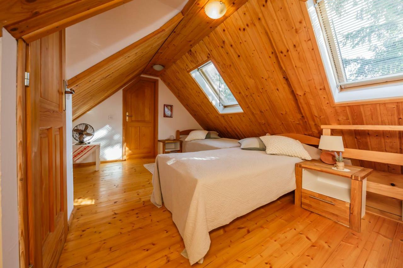 Beautiful Cottage With Heated Pool For 22 Ppl Plaski Bagian luar foto