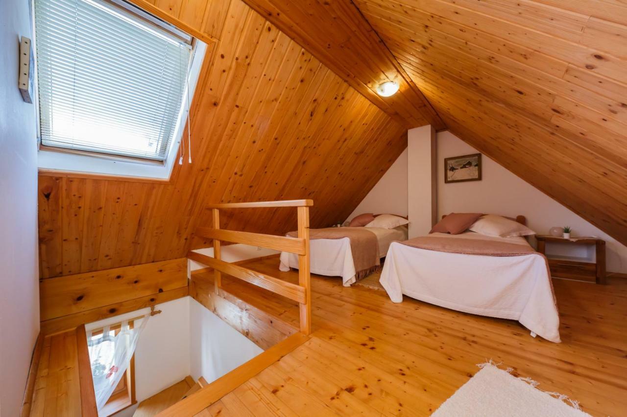Beautiful Cottage With Heated Pool For 22 Ppl Plaski Bagian luar foto