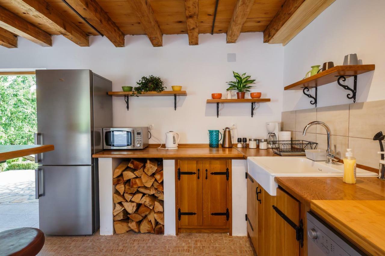 Beautiful Cottage With Heated Pool For 22 Ppl Plaski Bagian luar foto