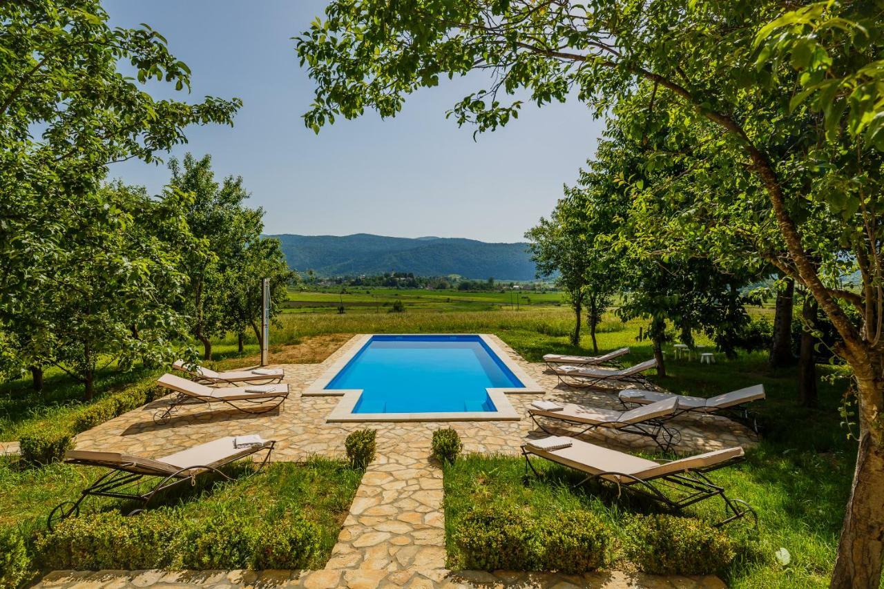 Beautiful Cottage With Heated Pool For 22 Ppl Plaski Bagian luar foto