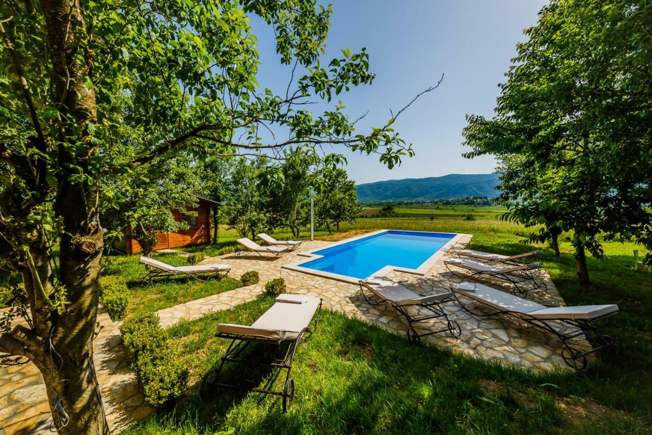 Beautiful Cottage With Heated Pool For 22 Ppl Plaski Bagian luar foto