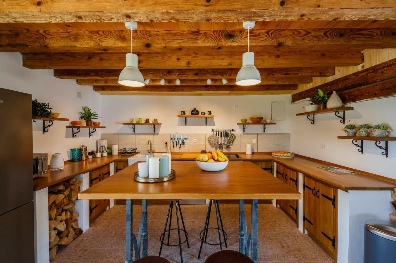 Beautiful Cottage With Heated Pool For 22 Ppl Plaski Bagian luar foto
