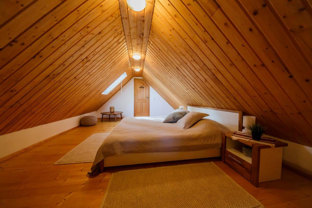 Beautiful Cottage With Heated Pool For 22 Ppl Plaski Bagian luar foto
