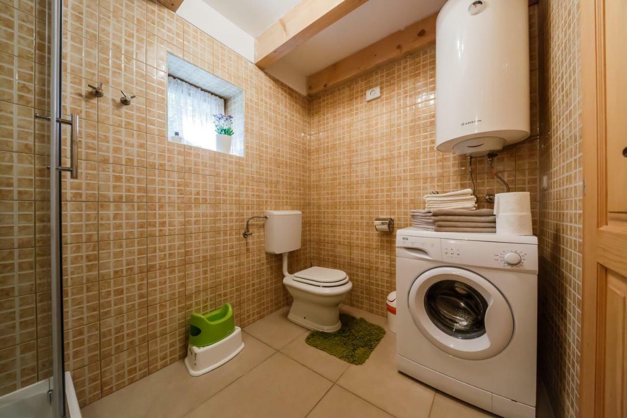 Beautiful Cottage With Heated Pool For 22 Ppl Plaski Bagian luar foto