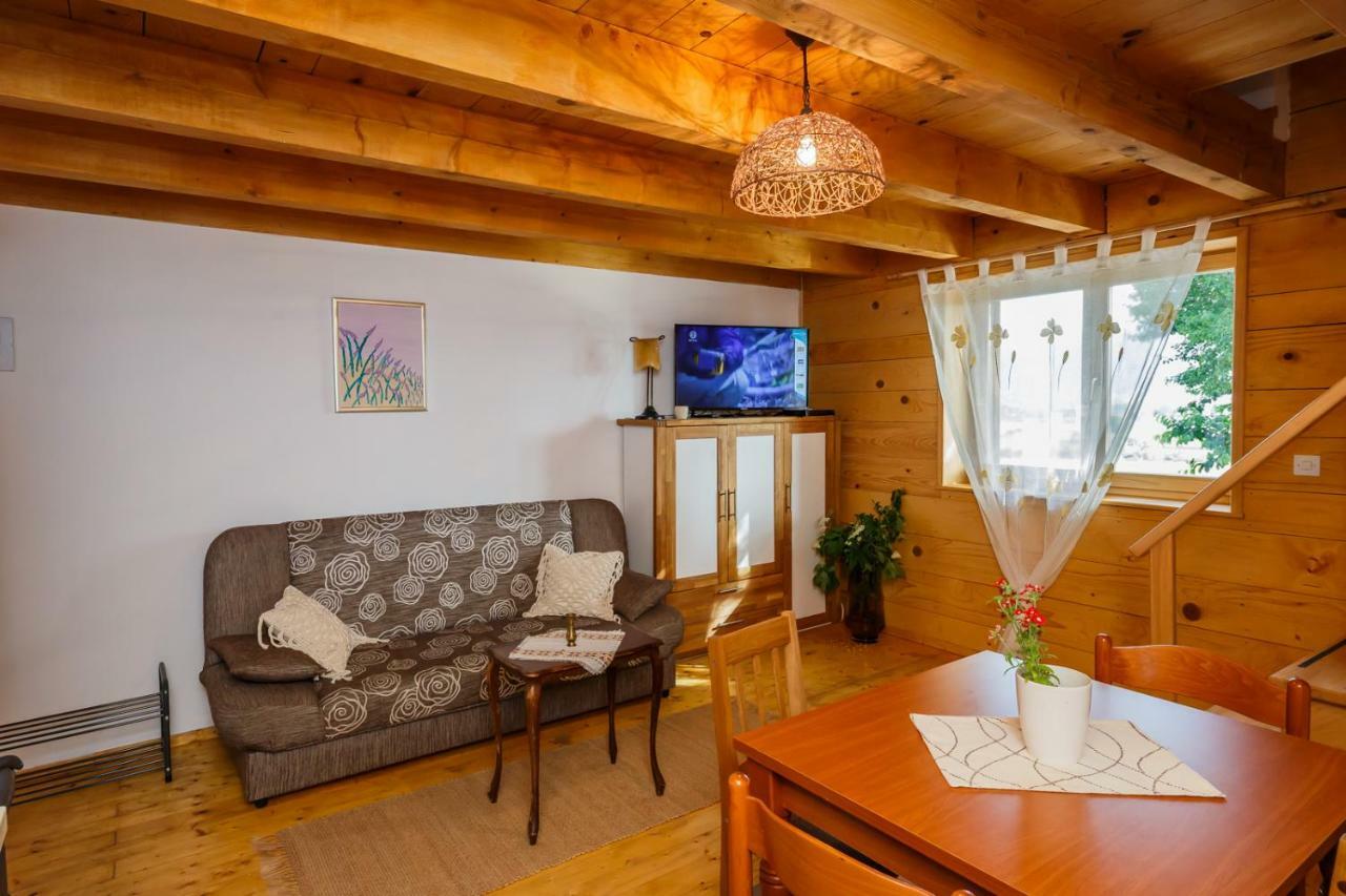 Beautiful Cottage With Heated Pool For 22 Ppl Plaski Bagian luar foto
