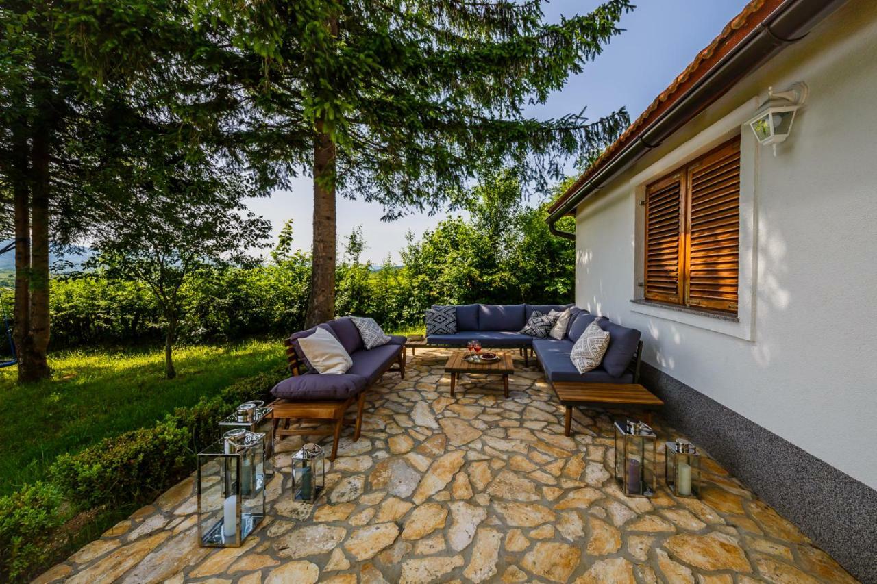 Beautiful Cottage With Heated Pool For 22 Ppl Plaski Bagian luar foto