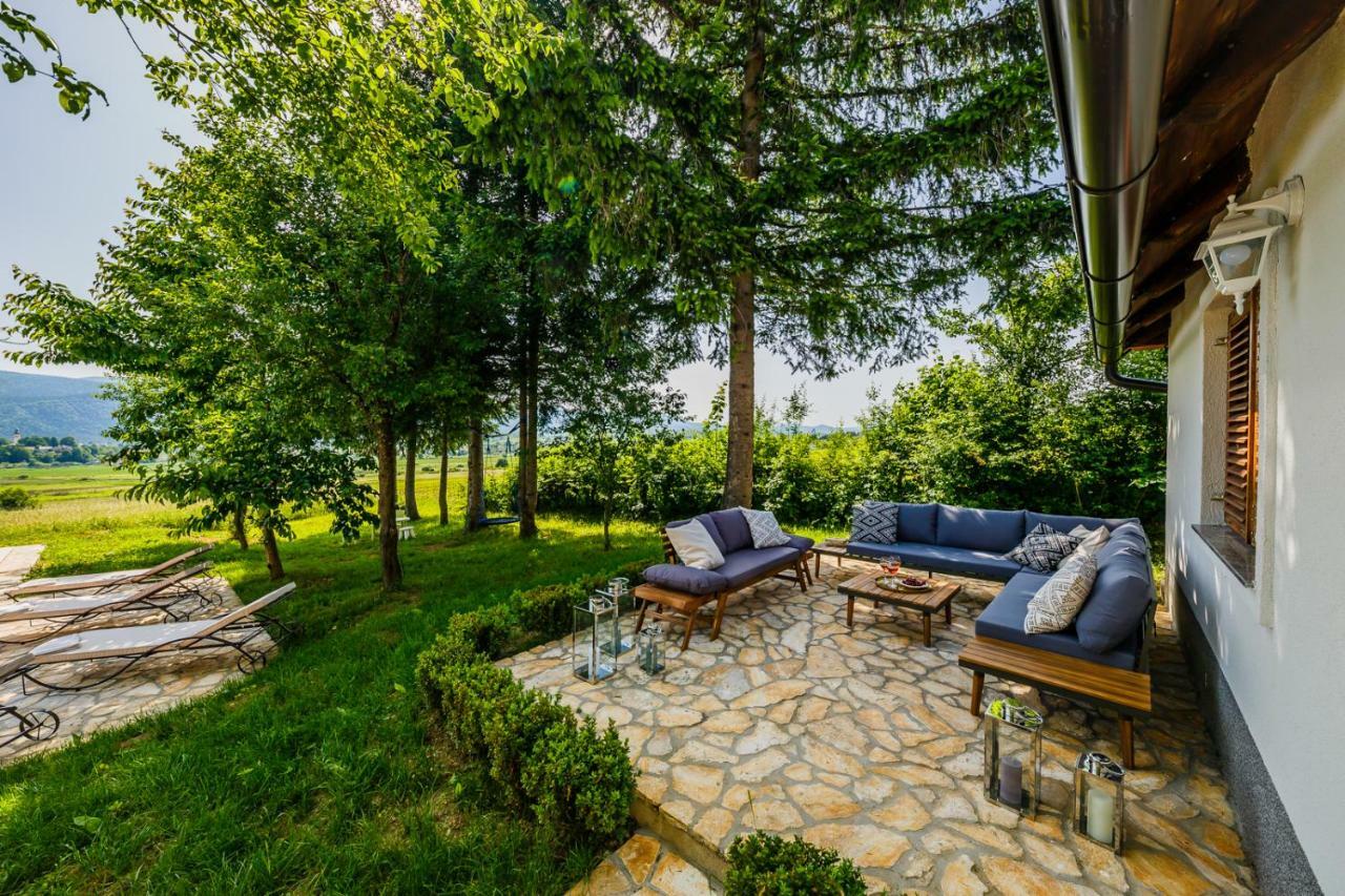 Beautiful Cottage With Heated Pool For 22 Ppl Plaski Bagian luar foto