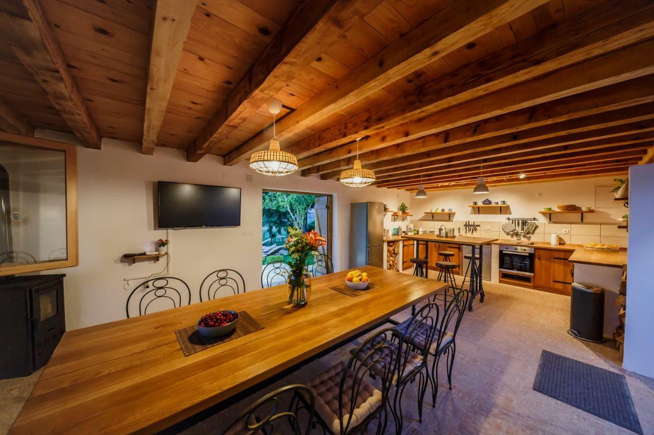 Beautiful Cottage With Heated Pool For 22 Ppl Plaski Bagian luar foto