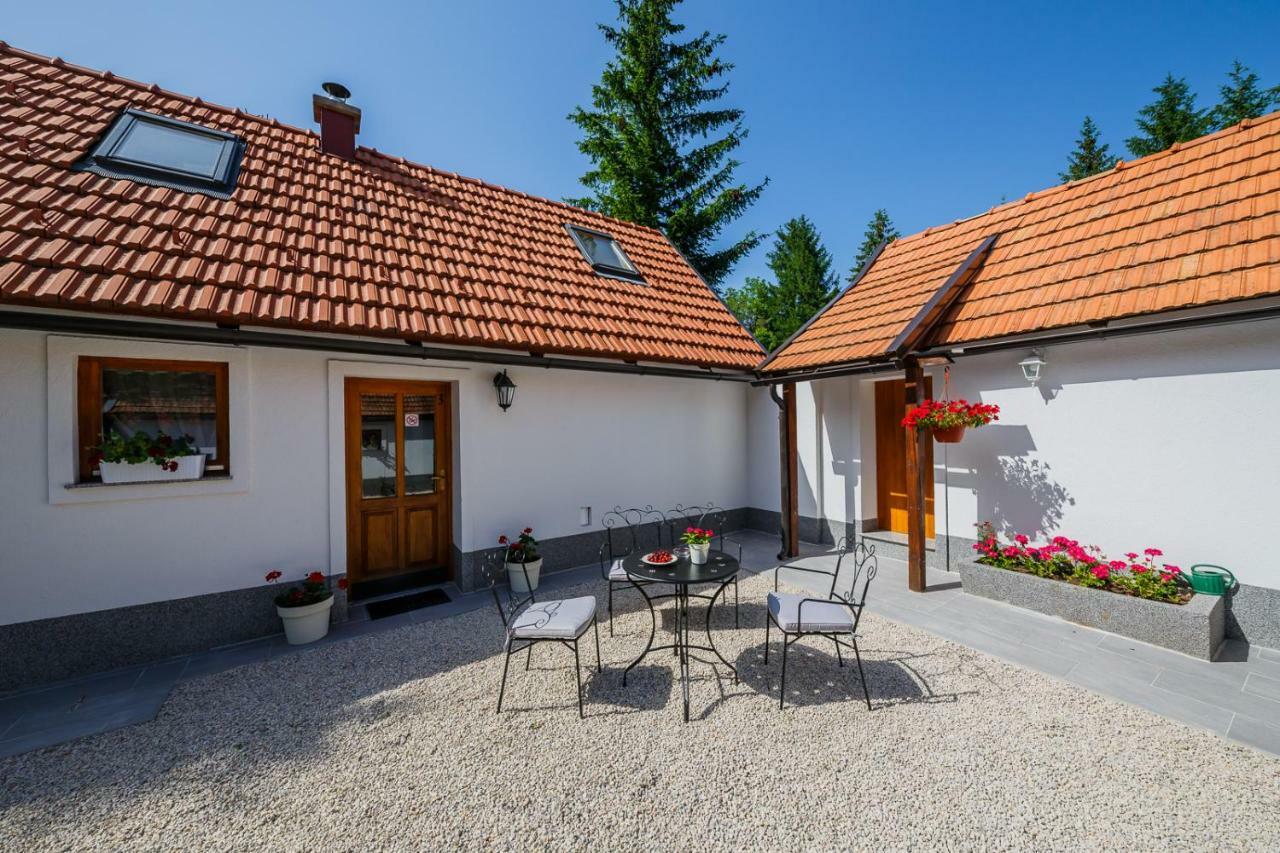 Beautiful Cottage With Heated Pool For 22 Ppl Plaski Bagian luar foto